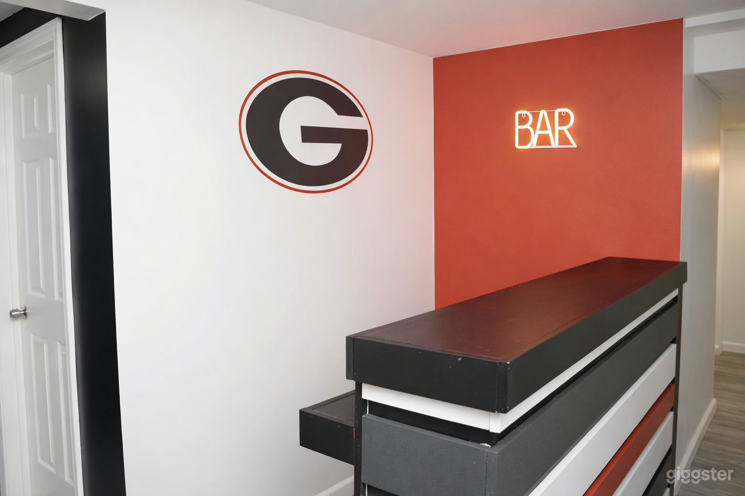 Atlanta Production House w/ Sports Lounge & Backyard Photo 3