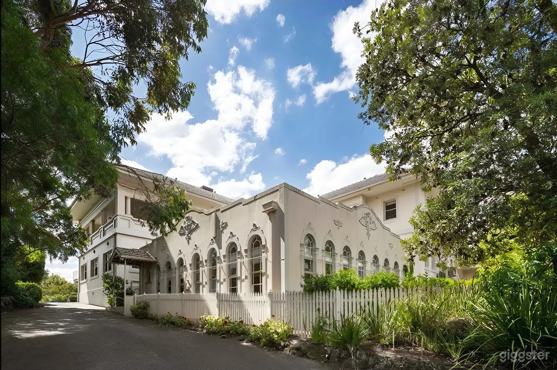 Elegant 1930s Mansion with Historic Grandeur Photo 2