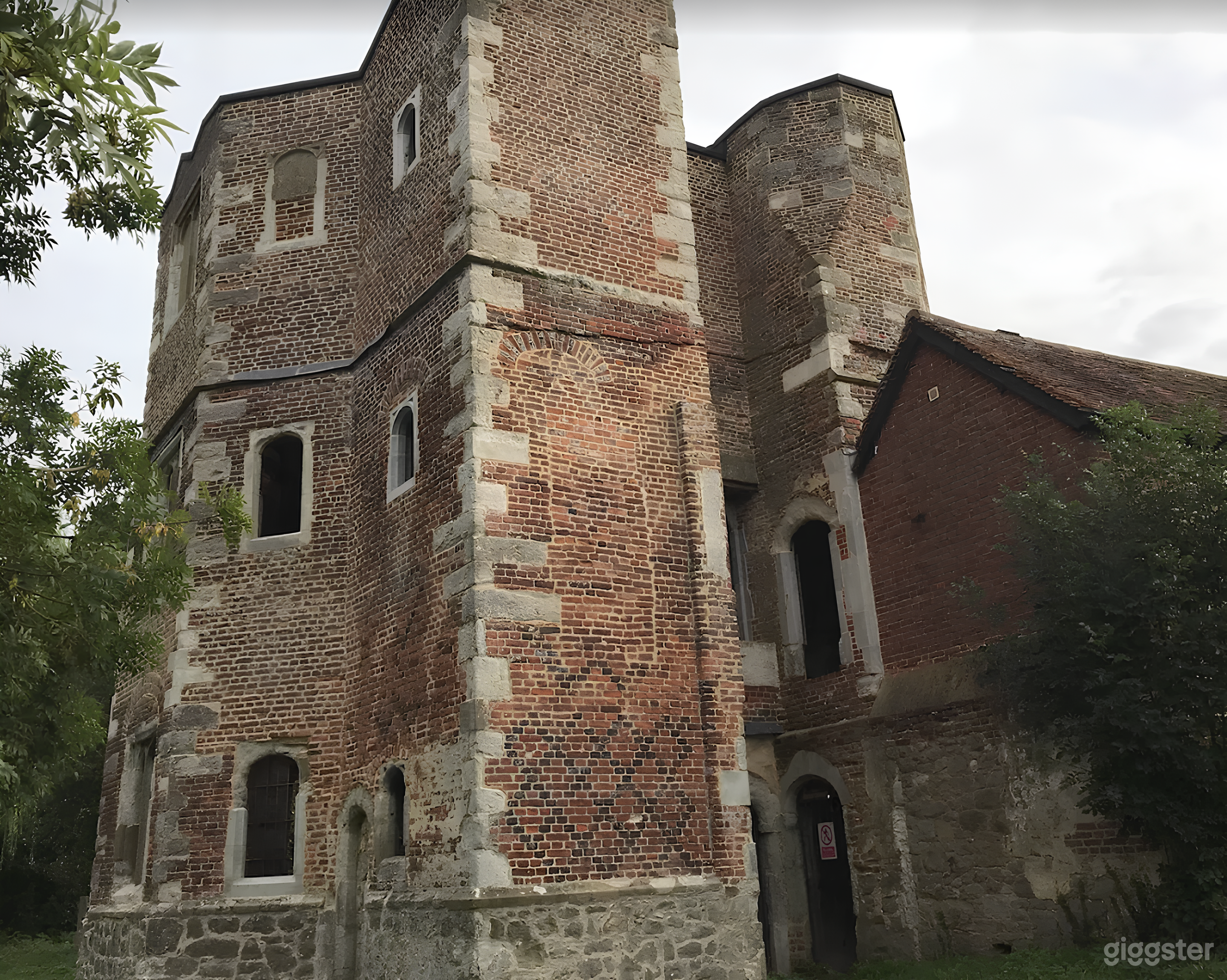 A Tudor Treasure Palace Photo 1