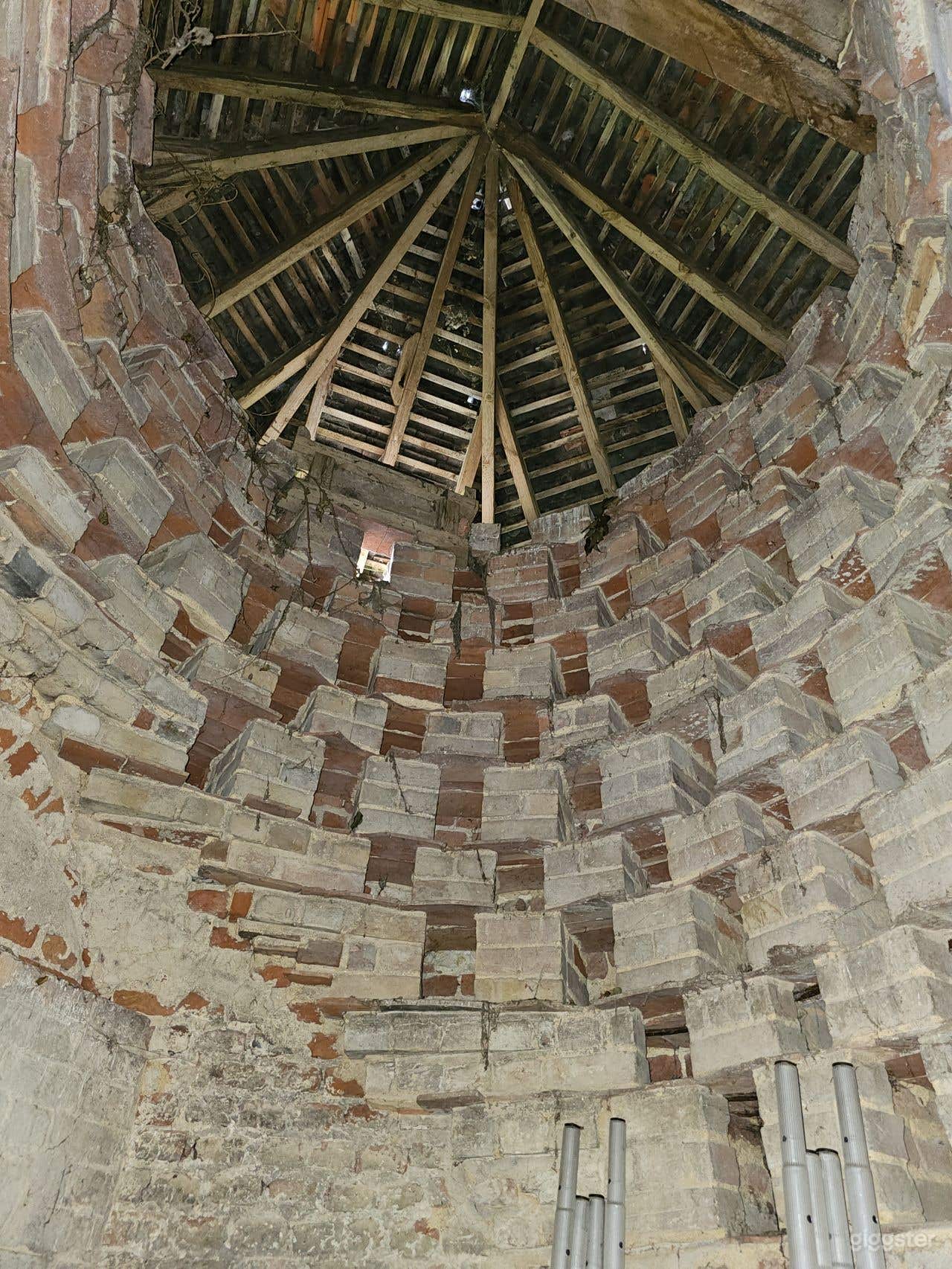 A Tudor Treasure Palace Photo 3