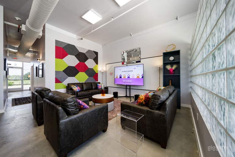  Vibrant new apt in East Austin! 