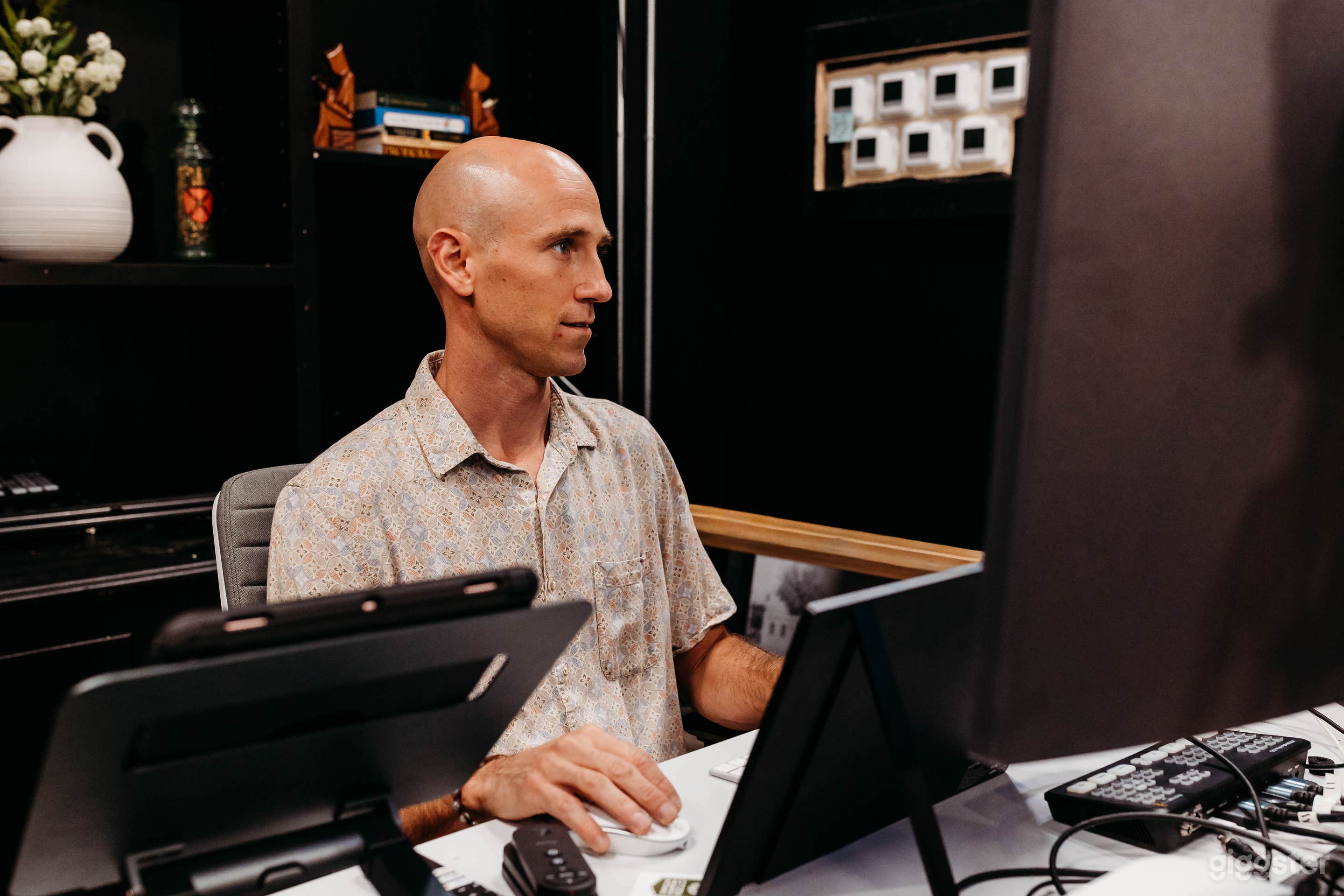 Professional Podcast Studio Recording with Technician Photo 4
