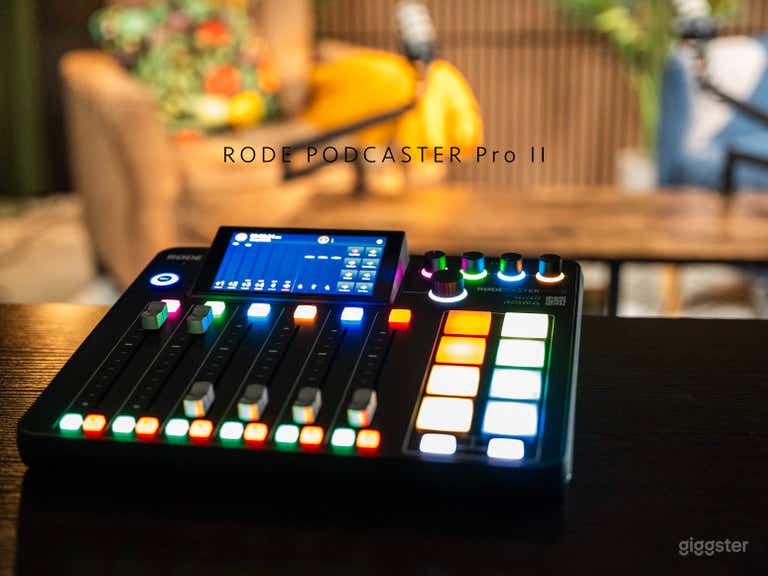  MBLD STUDIO - Podcast Studio Set - Vancouver BC Media &amp; Content Production #Podcast #Recording #VideoPodcast #Interviews 