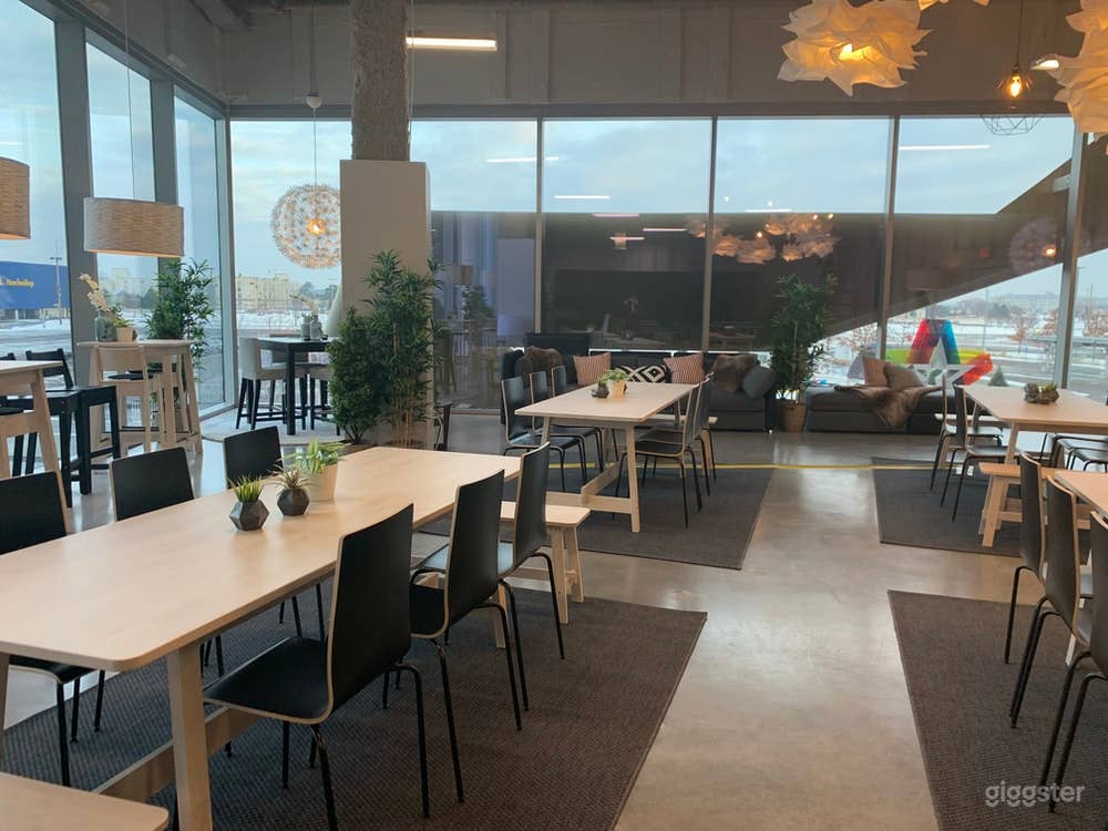 Lounge Area for Casual Meetings and Receptions in Minneapolis Photo 3