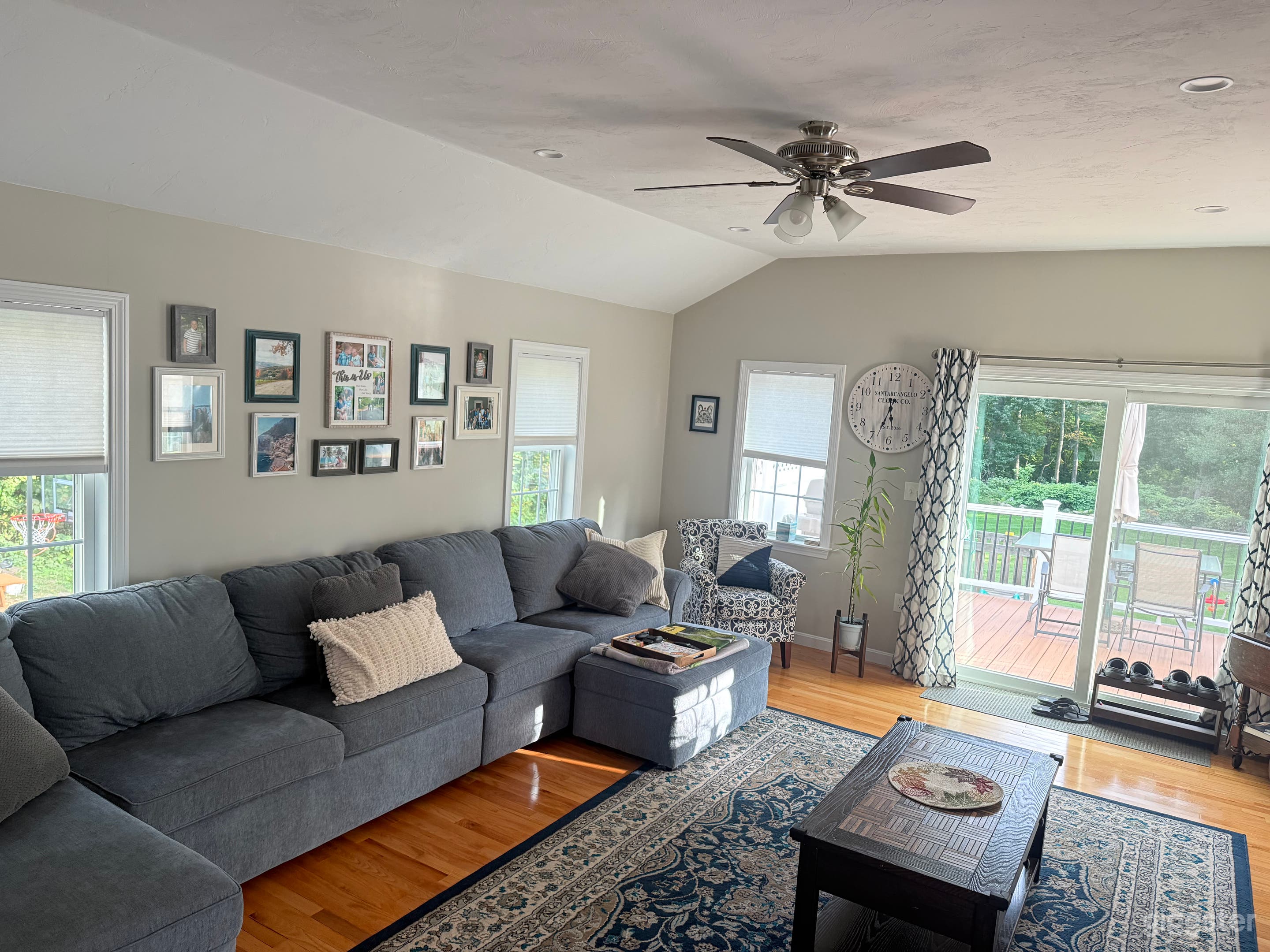 Colonial Home with Large Yard in Bridgewater on cul de sac Photo 3