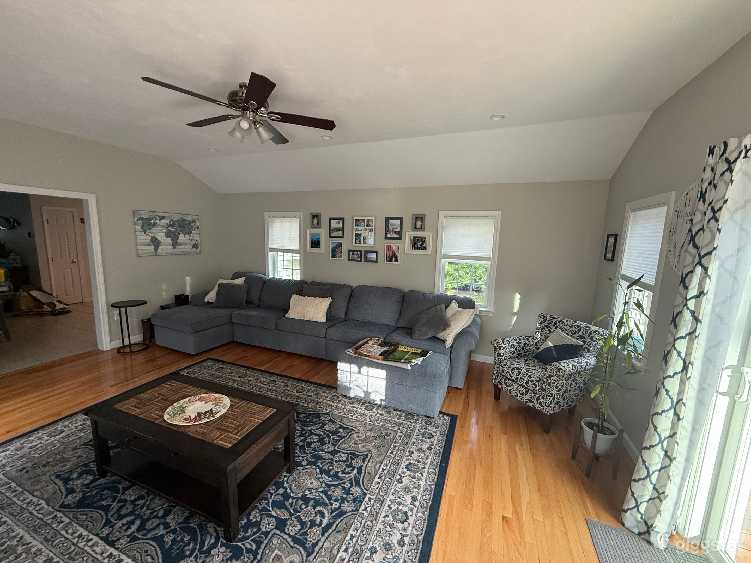 Colonial Home with Large Yard in Bridgewater on cul de sac Photo 2