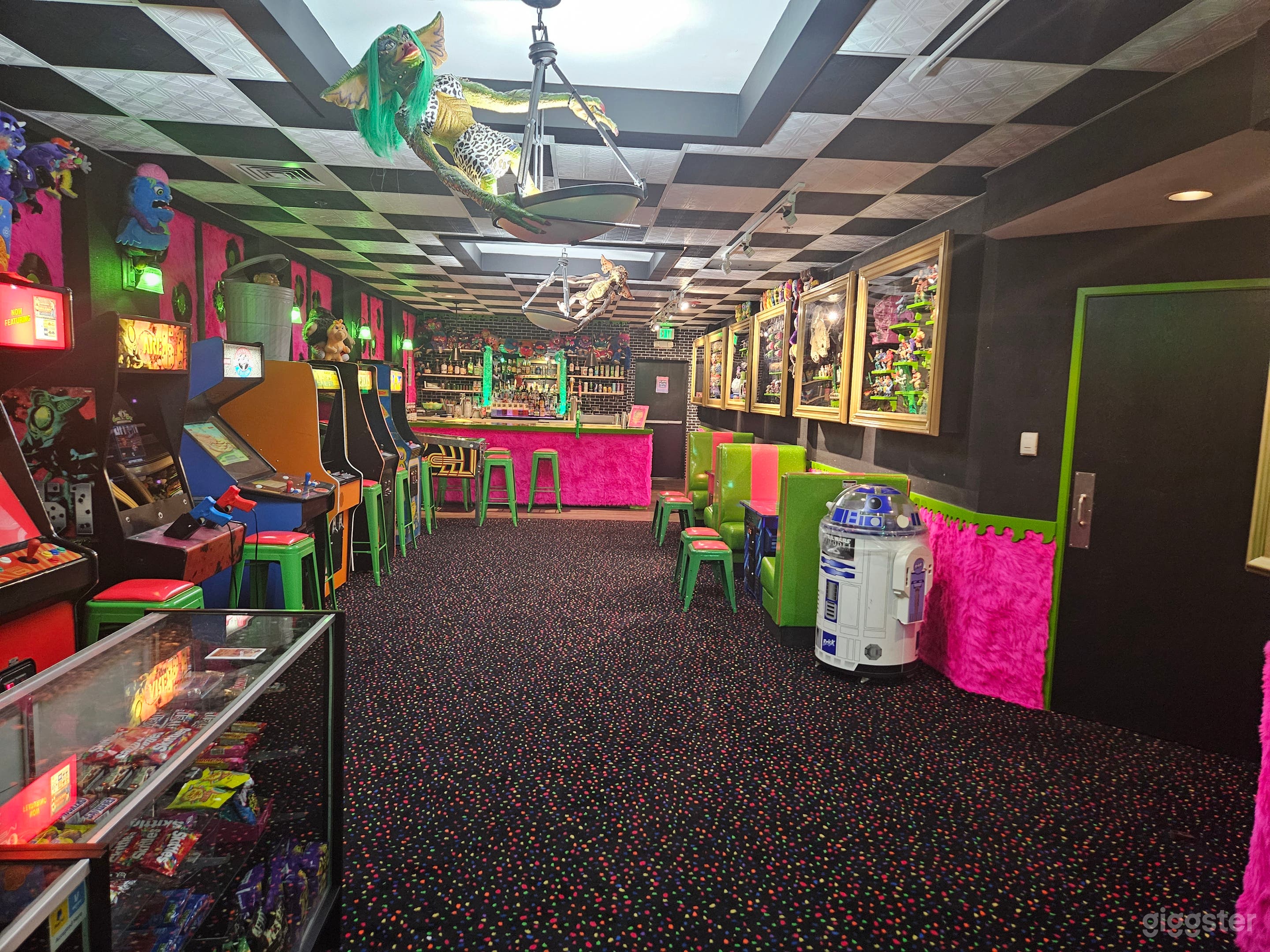 Unique Theater 80s/90s themed Venue! Photo 1