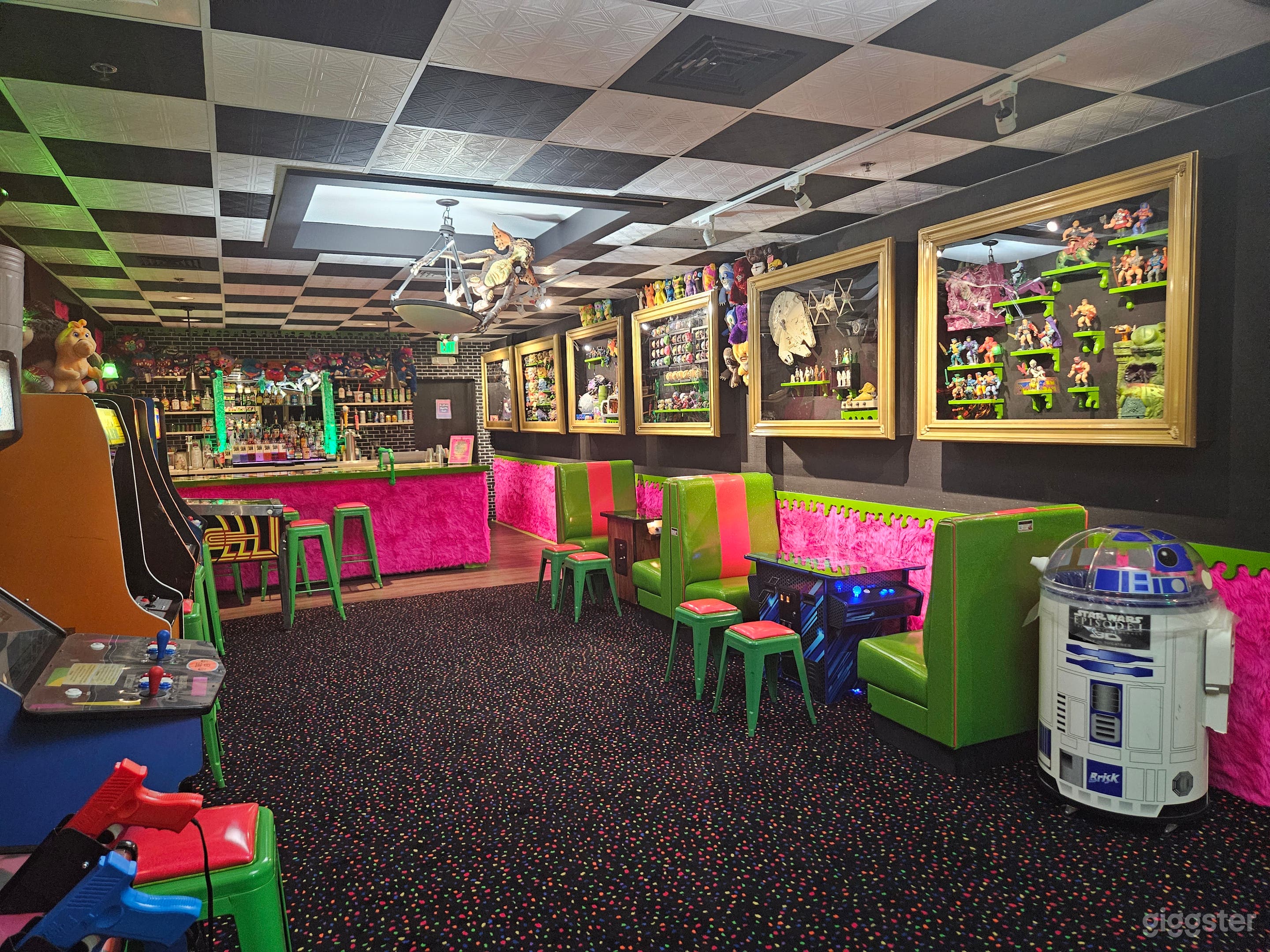 Unique Theater 80s/90s themed Venue! Photo 3