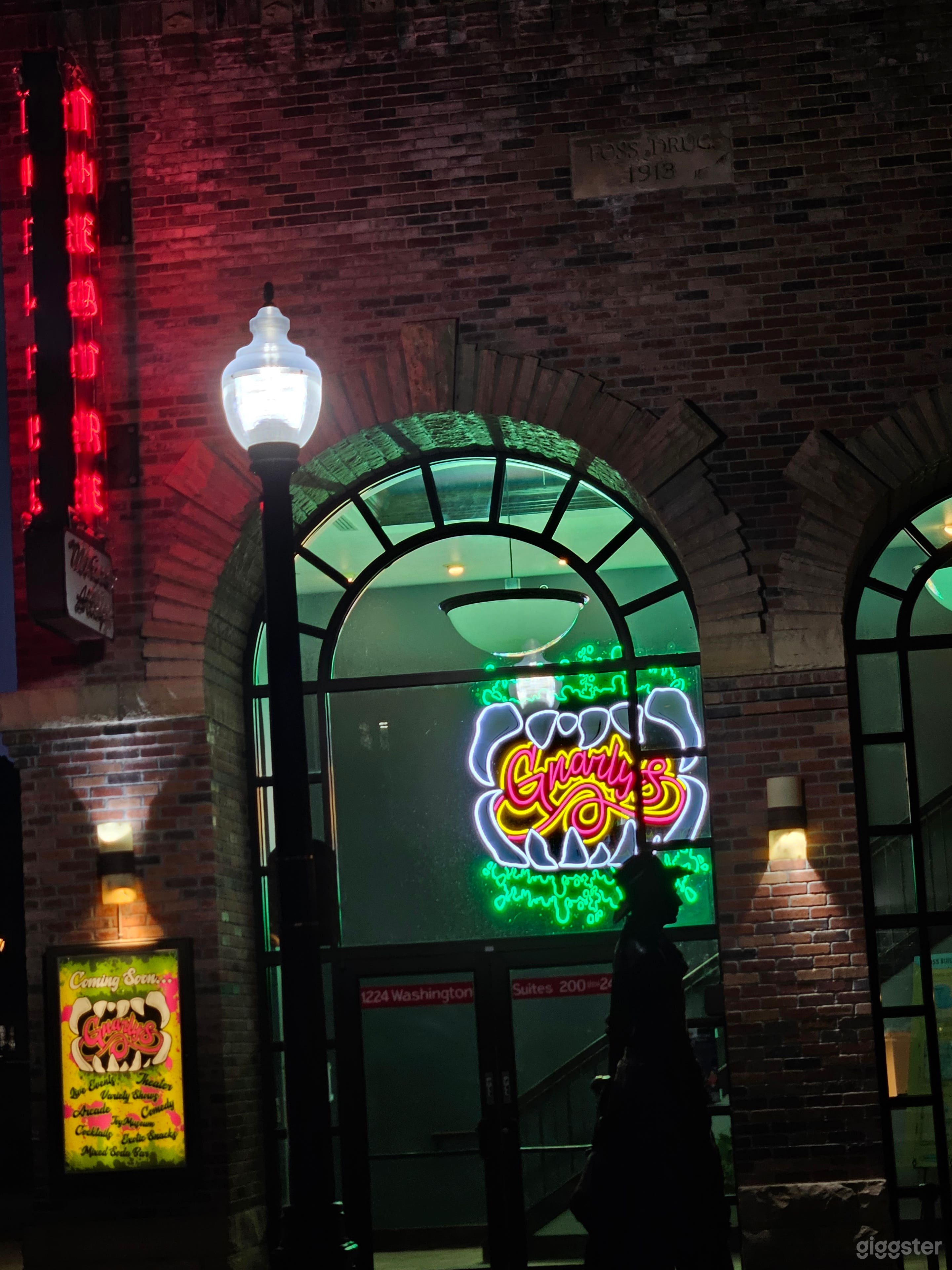 Unique Theater 80s/90s themed Venue! Photo 2