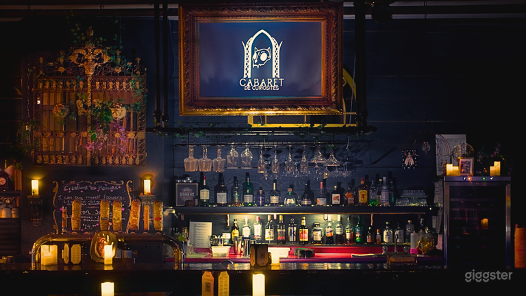  Fully stocked bar with Boréale on tap 