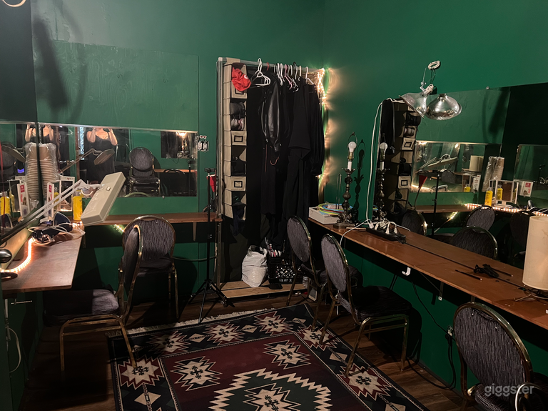  Fully equipped Green Room 