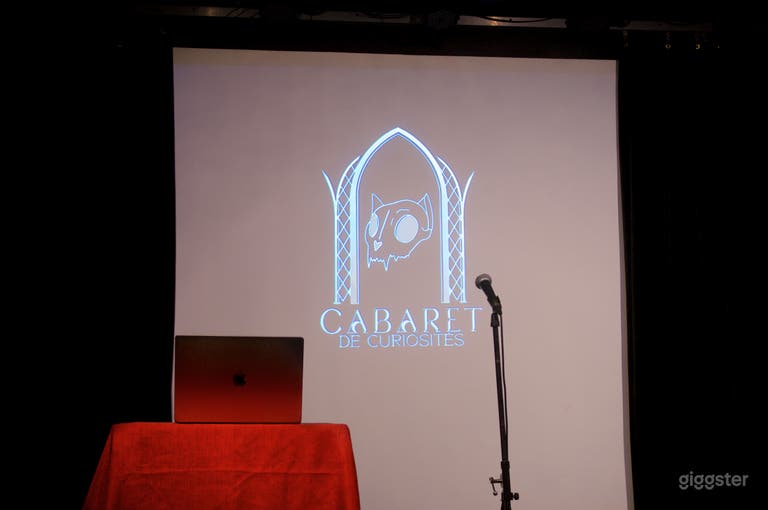  Corporate event setup: Microphones, computer table, projections. All included in rental!! 