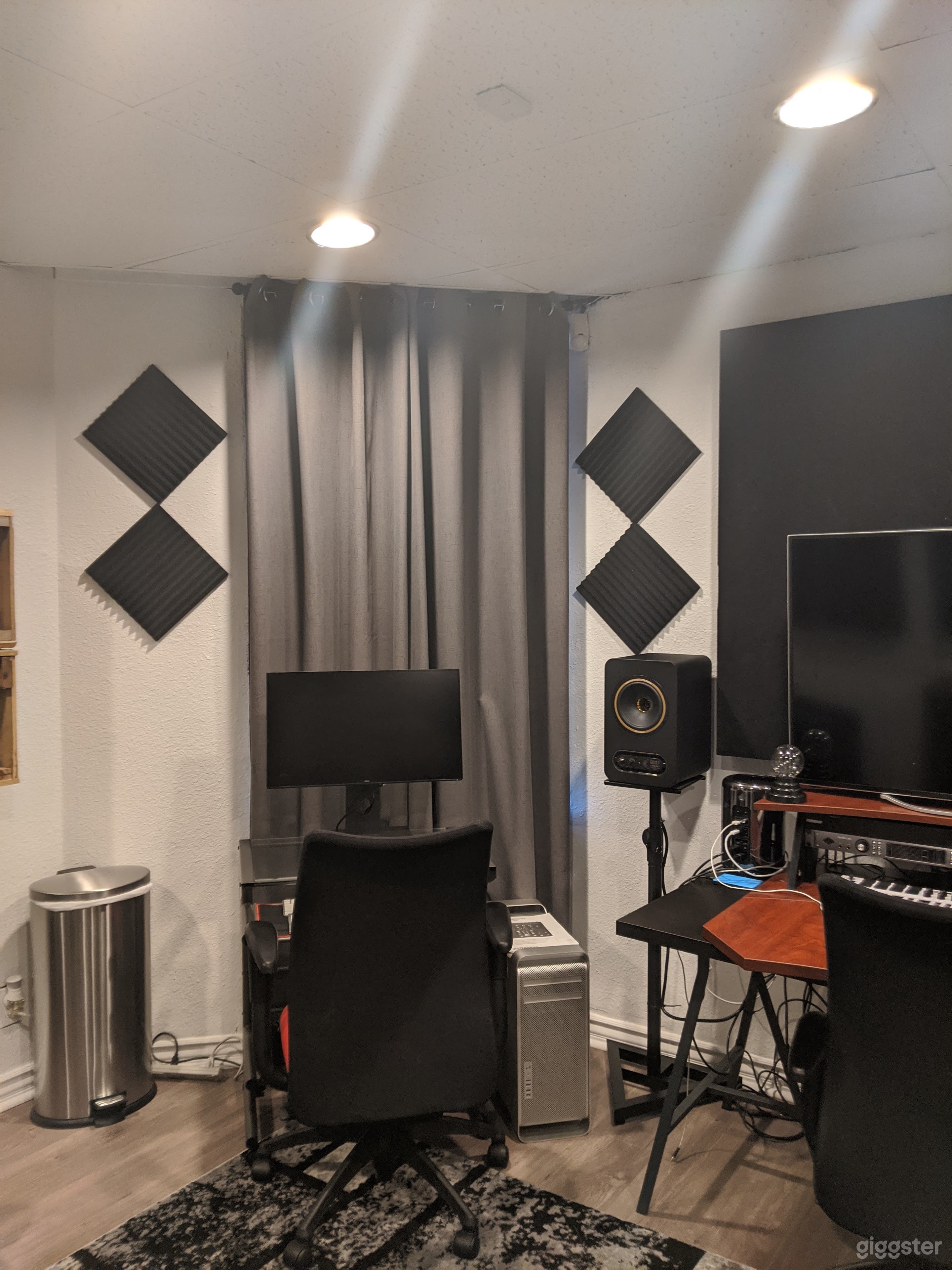 Major Artist Studio Photo 3