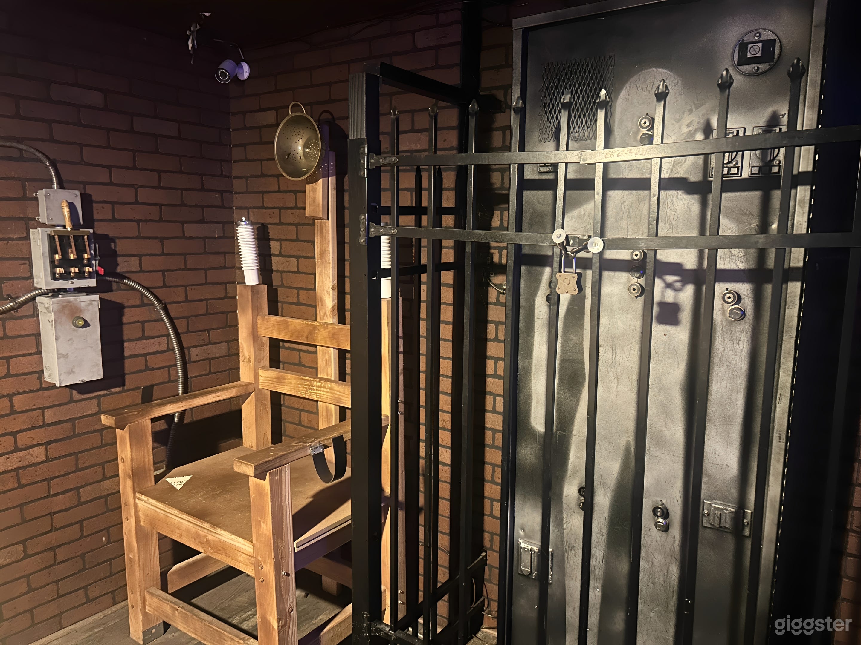 Escape Room: Frankenstein's Mansion Photo 2