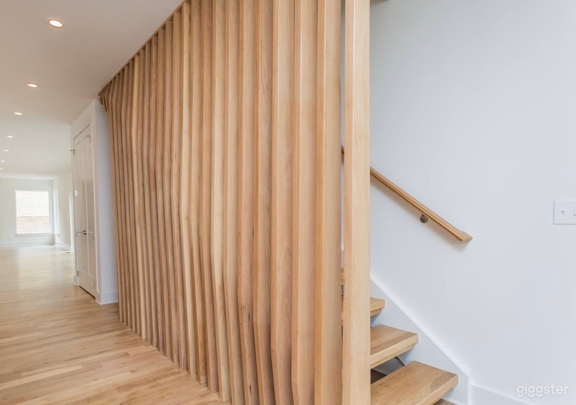 Modern Contemporary Living At Its Finest Photo 3