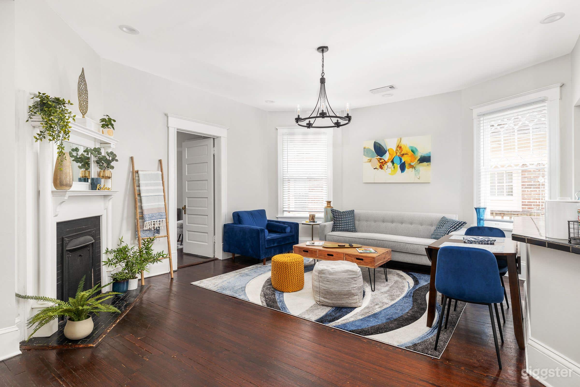 Apartment 3 living room 