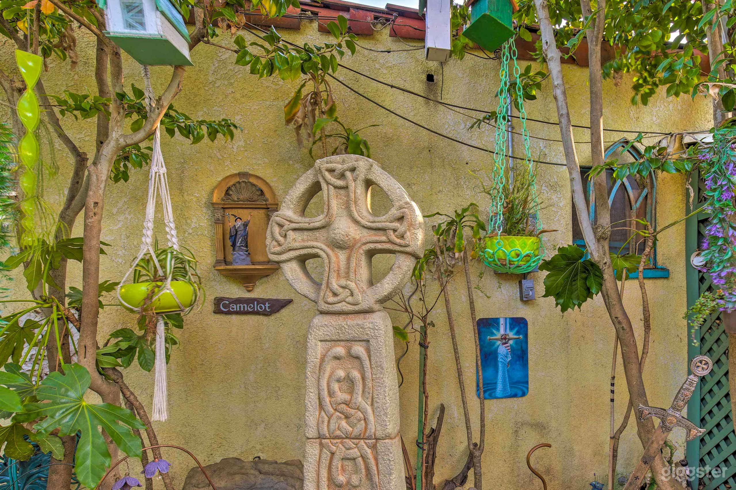 Spanish-Style Santa Monica House with Treehouse Photo 3