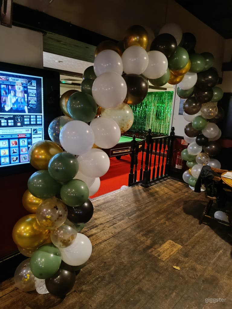  Party decorations by guests 