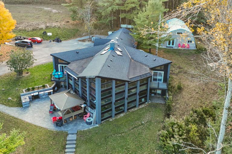  Woodland Pavilion |Heated Pool |Pond |Scenic Trails 