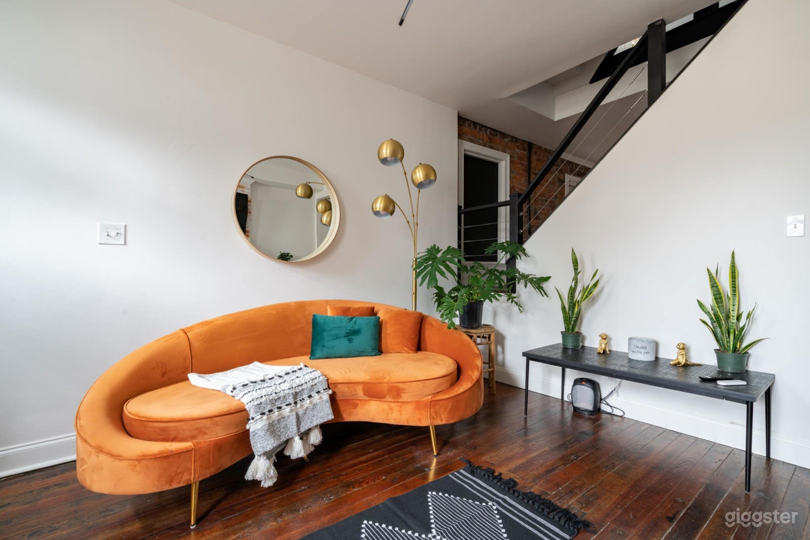 Into the Jungle, DOWNTOWN HOME CONVENTION CENTER  (4BR LOFT/APT) Photo 2