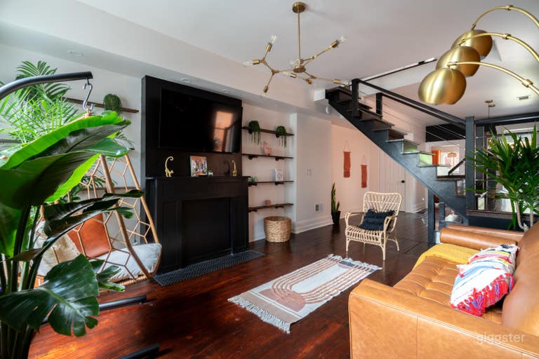  Into the Jungle, DOWNTOWN HOME CONVENTION CENTER  (4BR LOFT/APT) 
