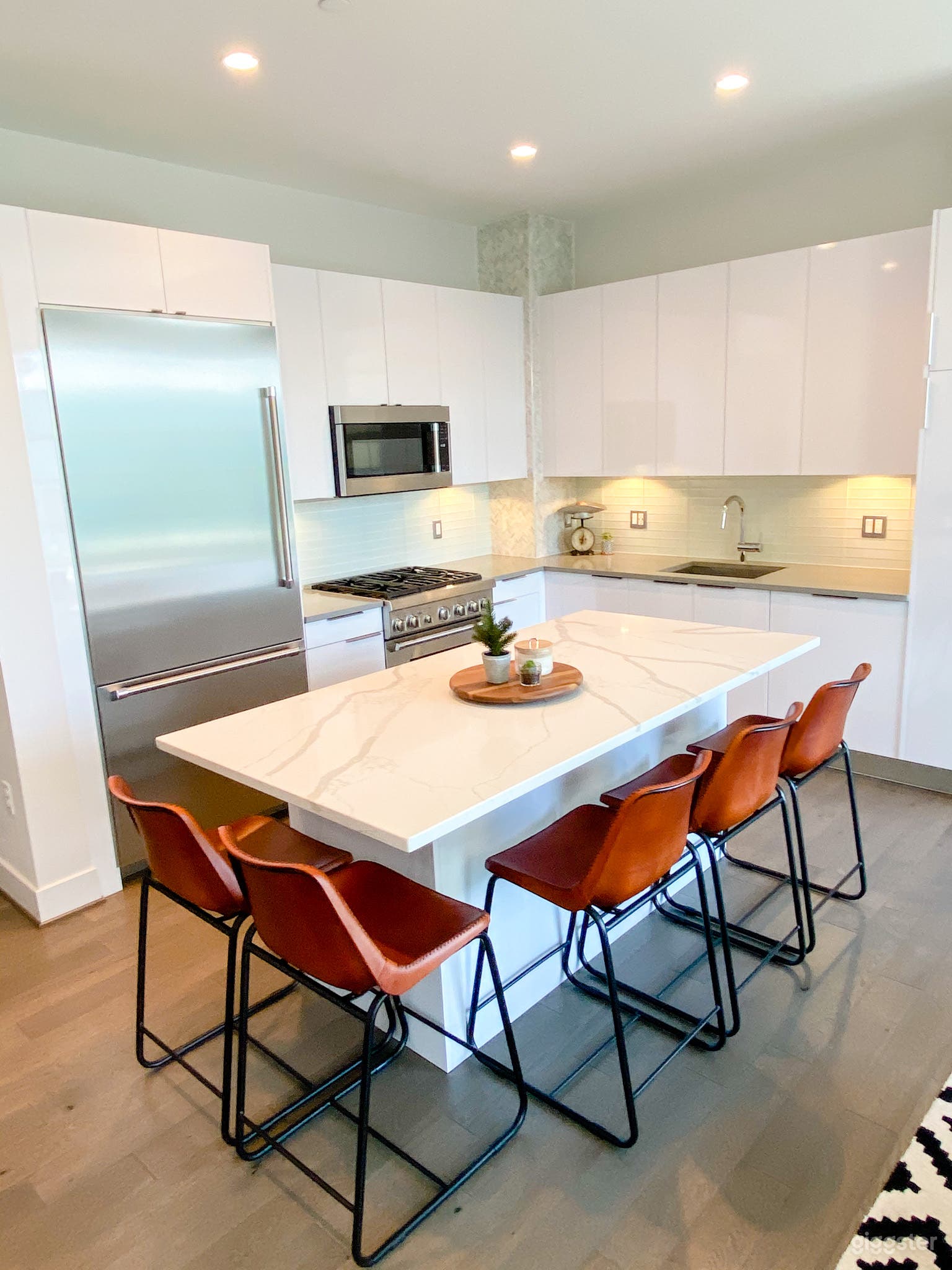 Open and bright Kitchen