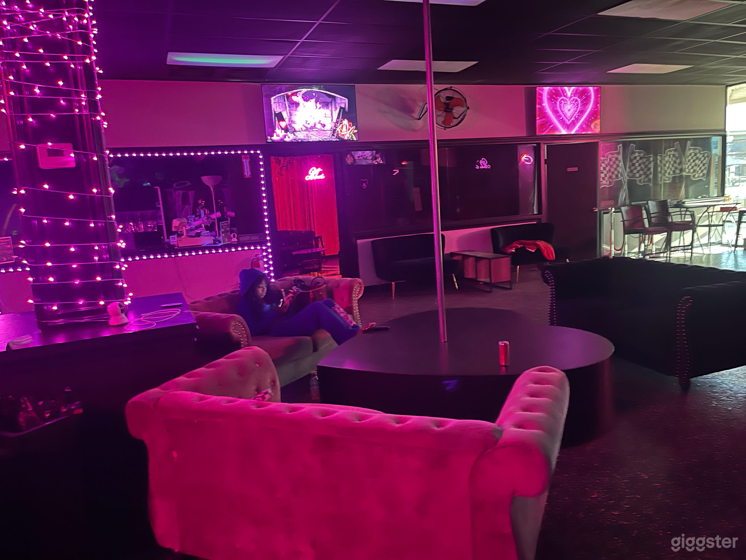 Unique Event Space - Gentlemen's Club, Lounge Photo 1