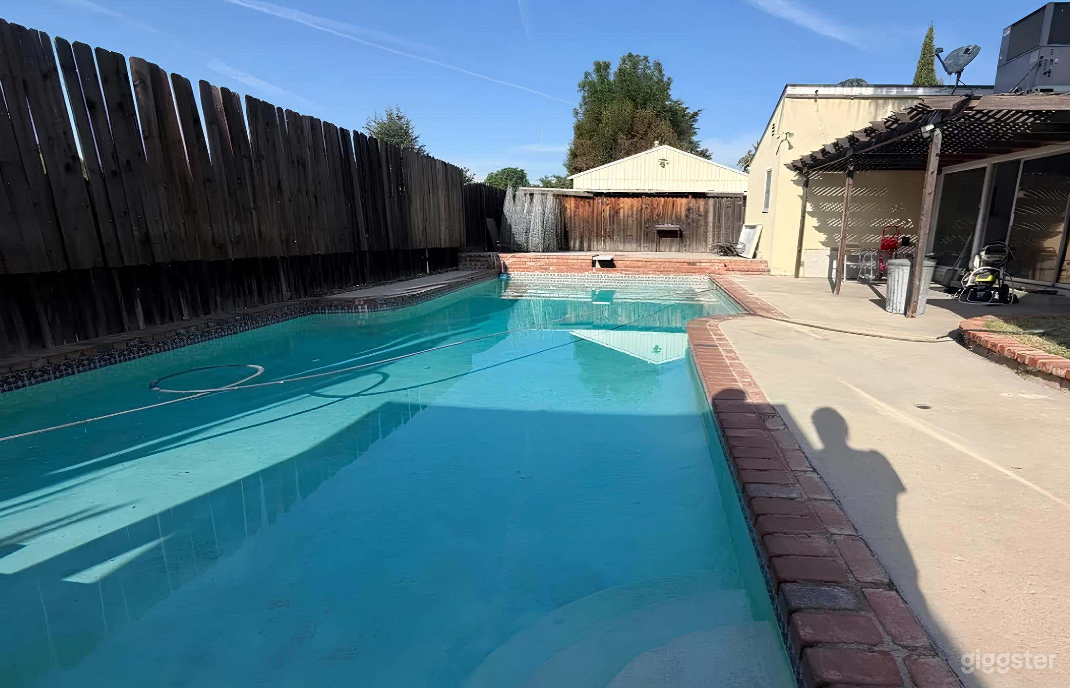 Retro Swimming Pool for Filming Photo 3