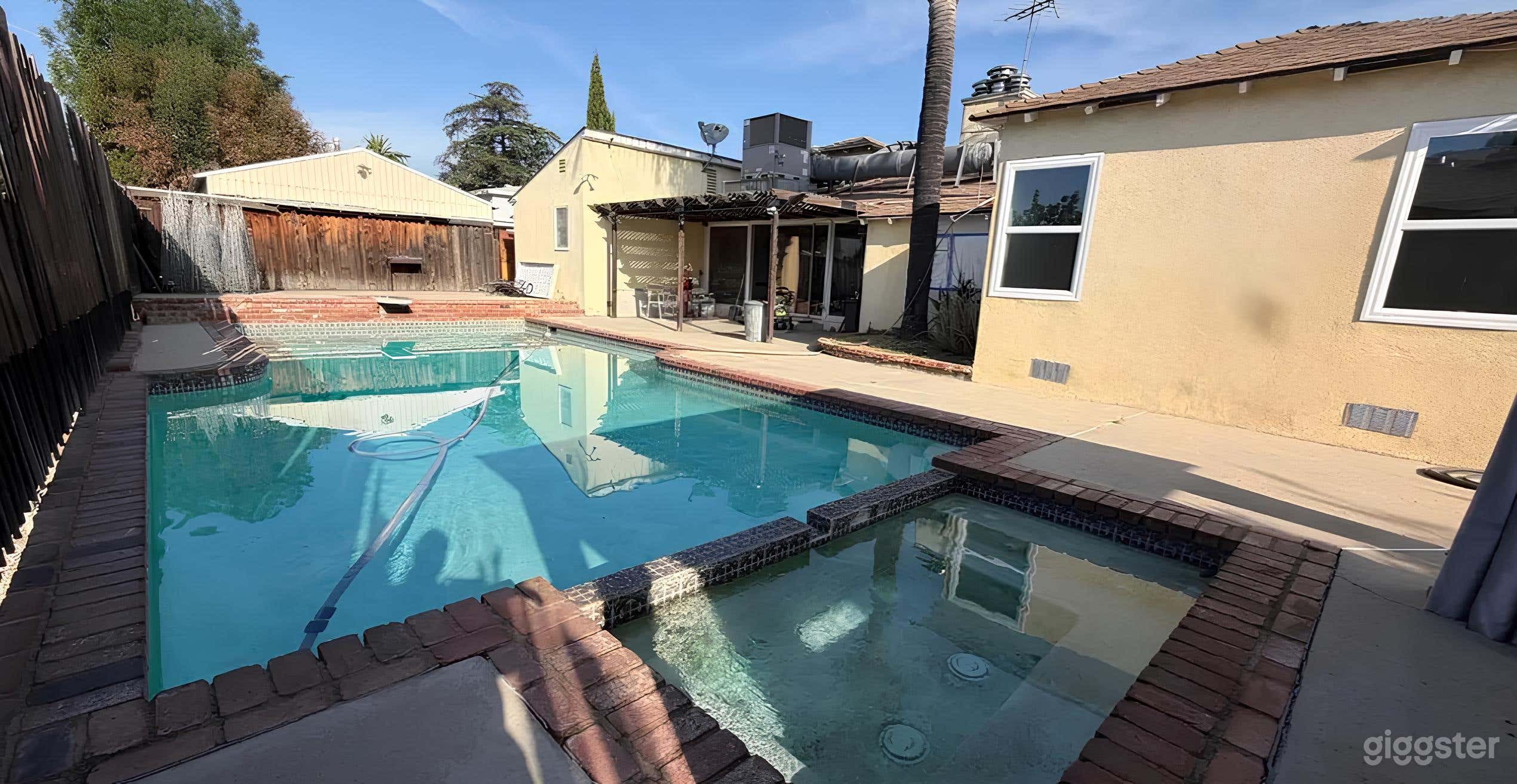 Retro Swimming Pool for Filming Photo 2