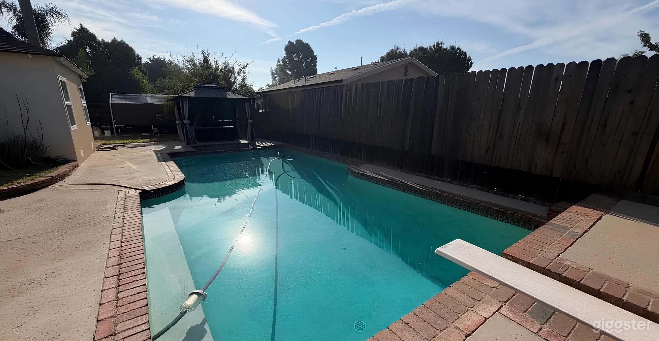 Retro Swimming Pool for Filming Photo 4