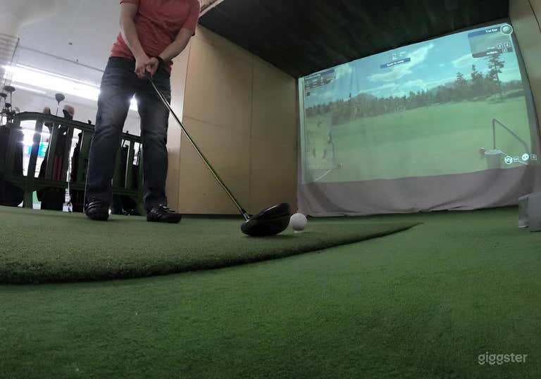  Tee Off in Style – Golf Simulators 