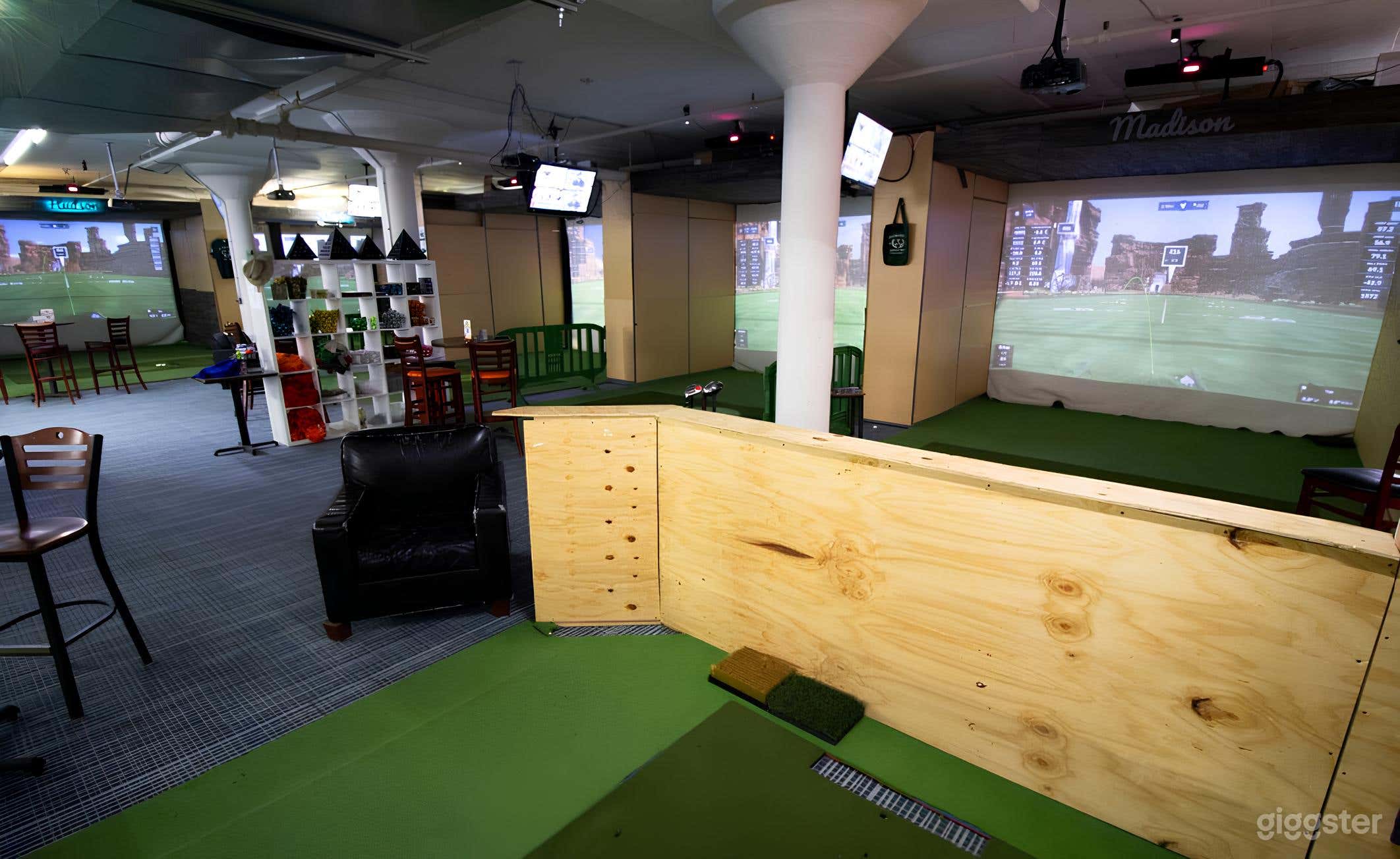 Tee Off in Style – Golf Simulators Photo 2