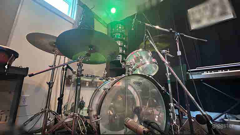  Professional Recording Studio in Central Houston 