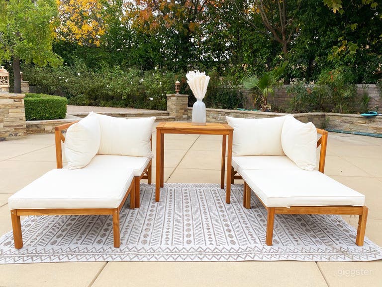  Backyard Oasis in Canyon Country 