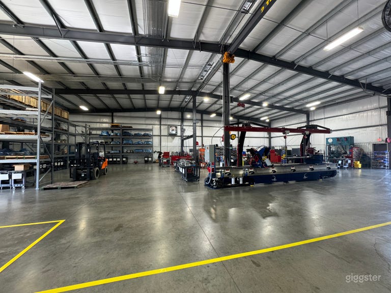  Functioning Industrial Space with machinery 