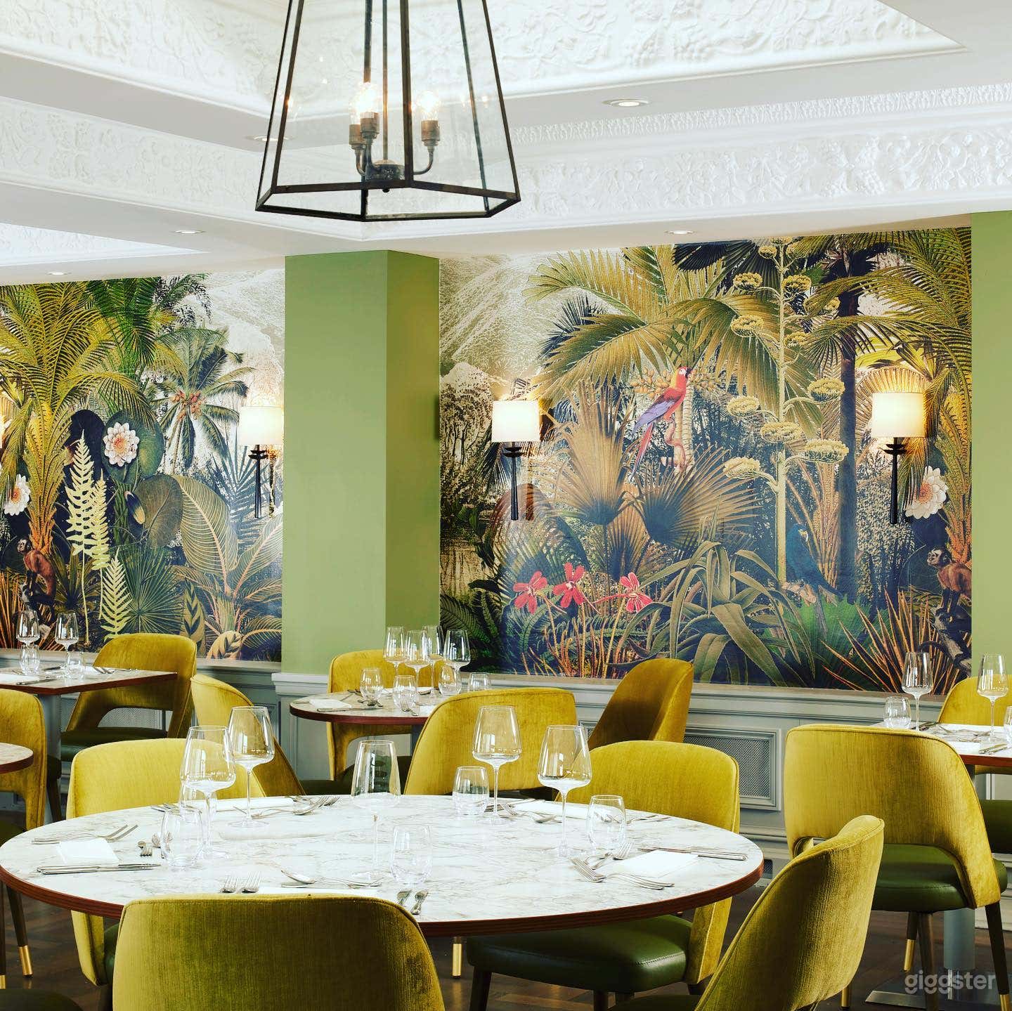 Fine Dining Restaurant  Photo 1