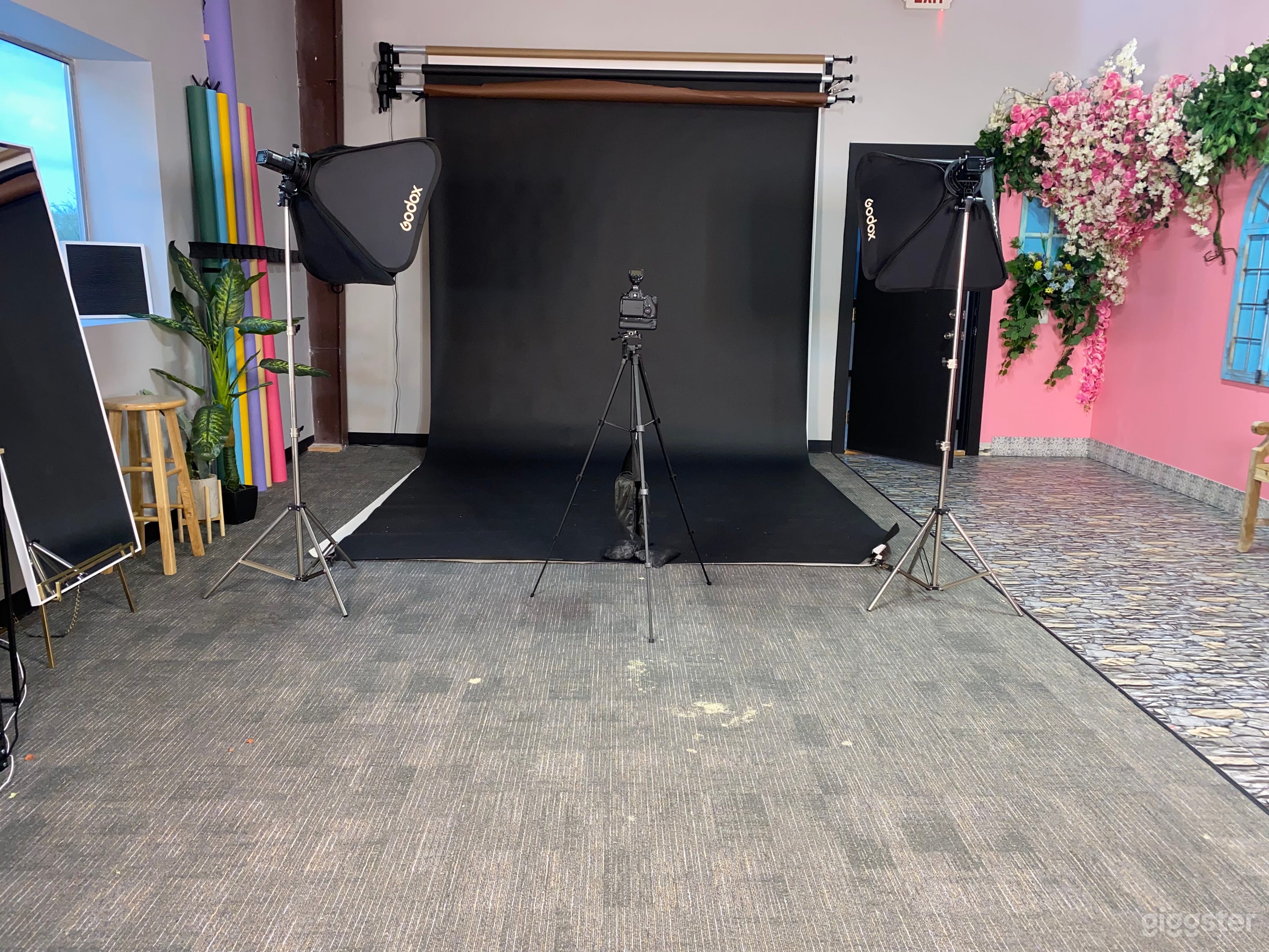 Multi Themed Warehouse Studio Photo 1