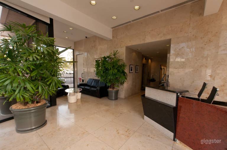  Stylish and Flexible Meeting Room in Newport Beach 