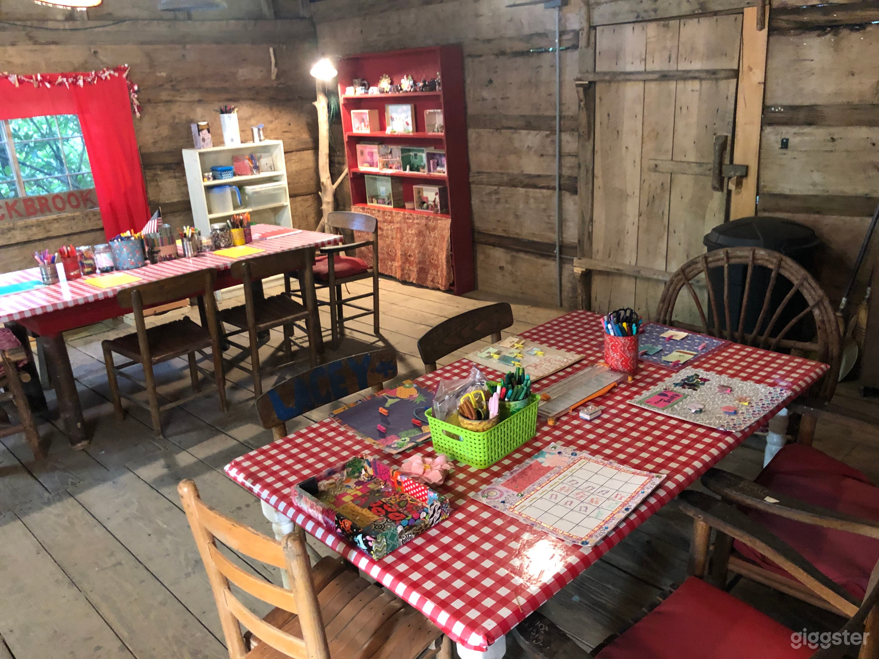 Intérieur de la cabane en rondins #2