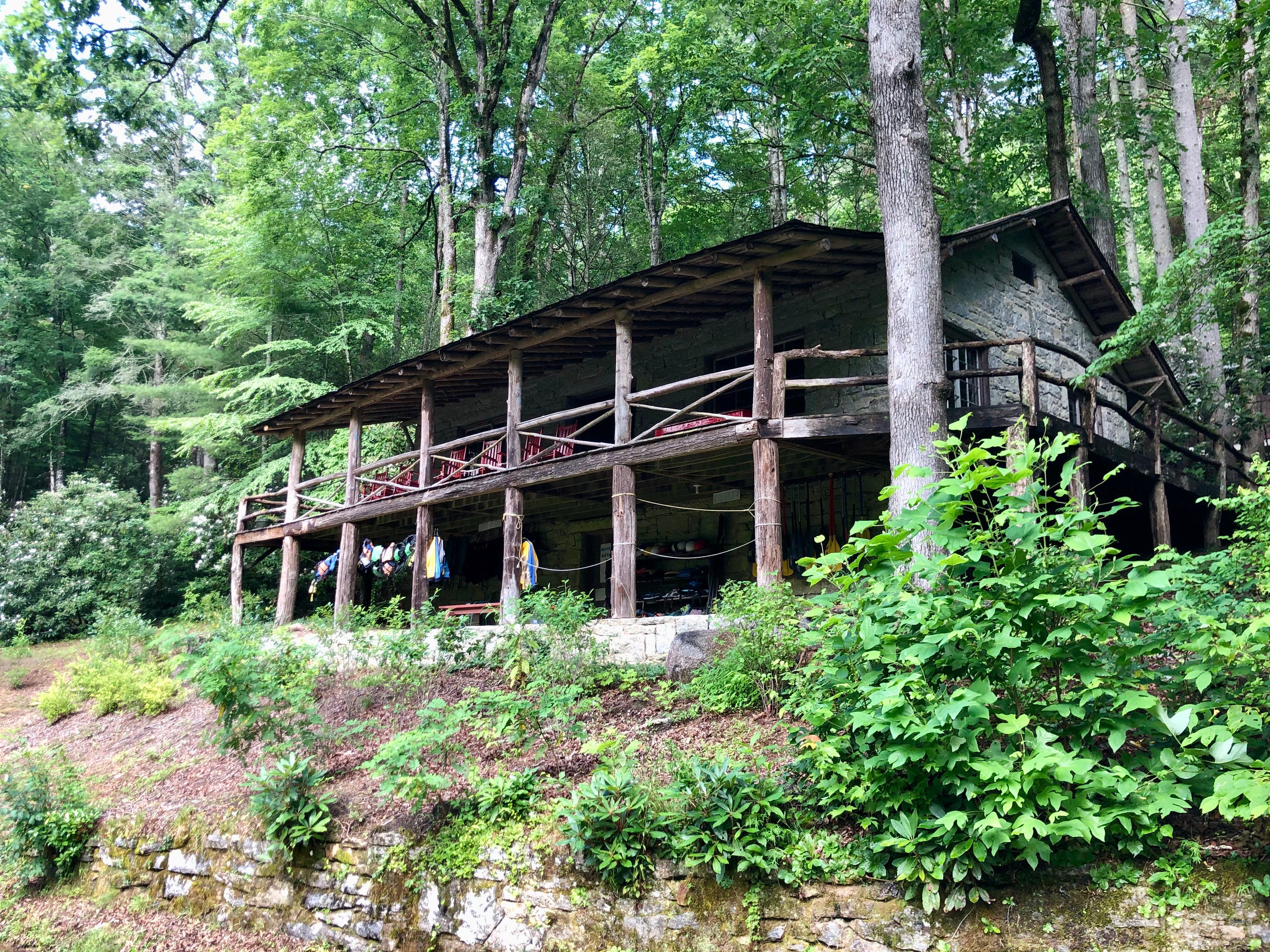 Lodge d'activités en pierre