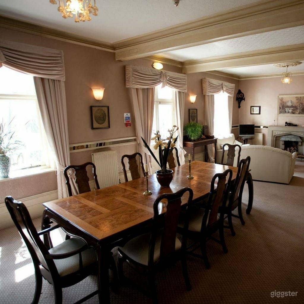 Reception, Lobby and Family Area for Photoshoots Photo 1