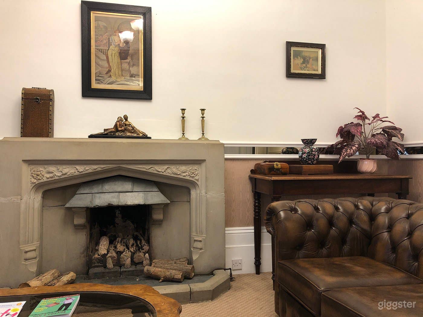 Reception, Lobby and Family Area for Photoshoots Photo 4