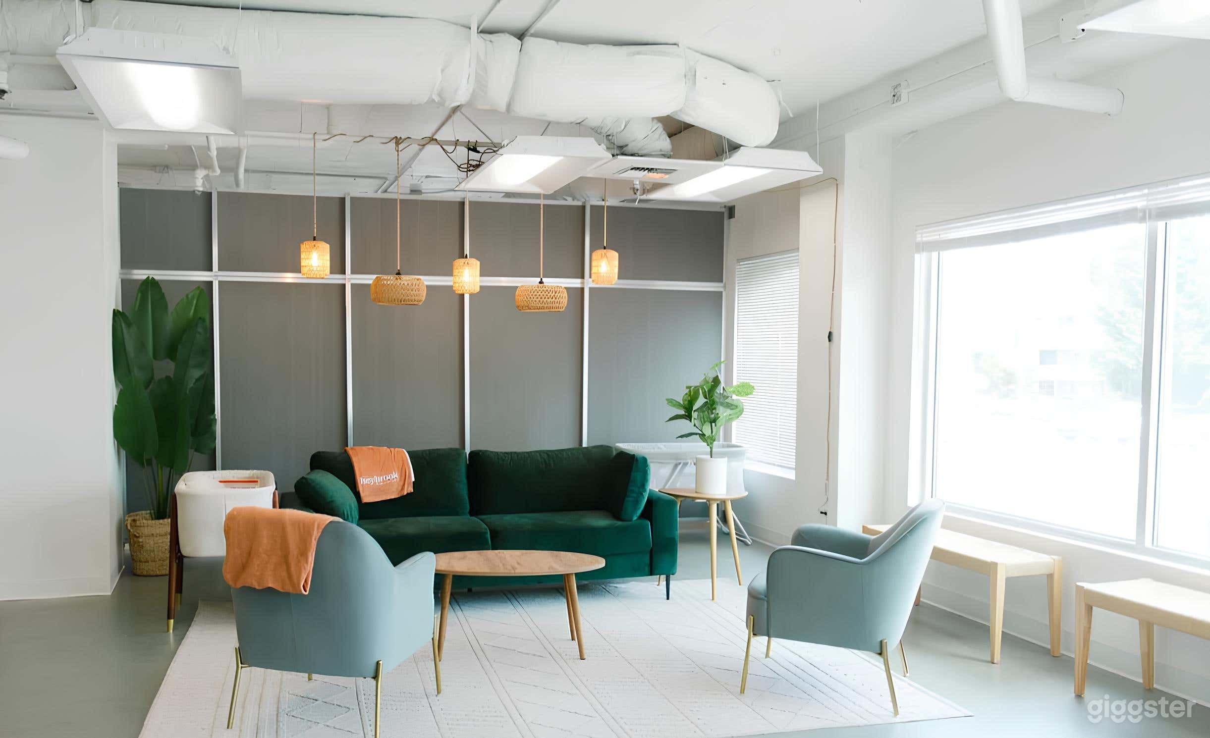 Stylish Neighborhood Event Venue Photo 4