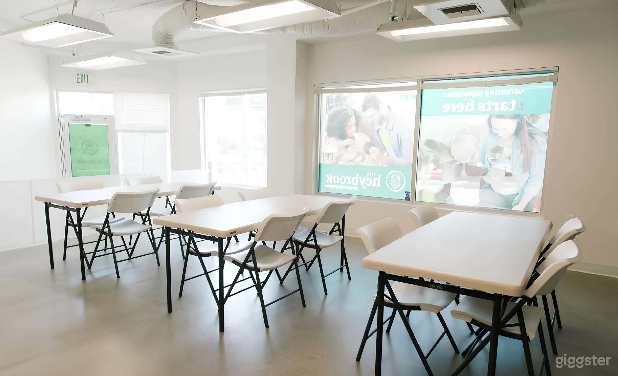 Stylish Neighborhood Event Venue Photo 3