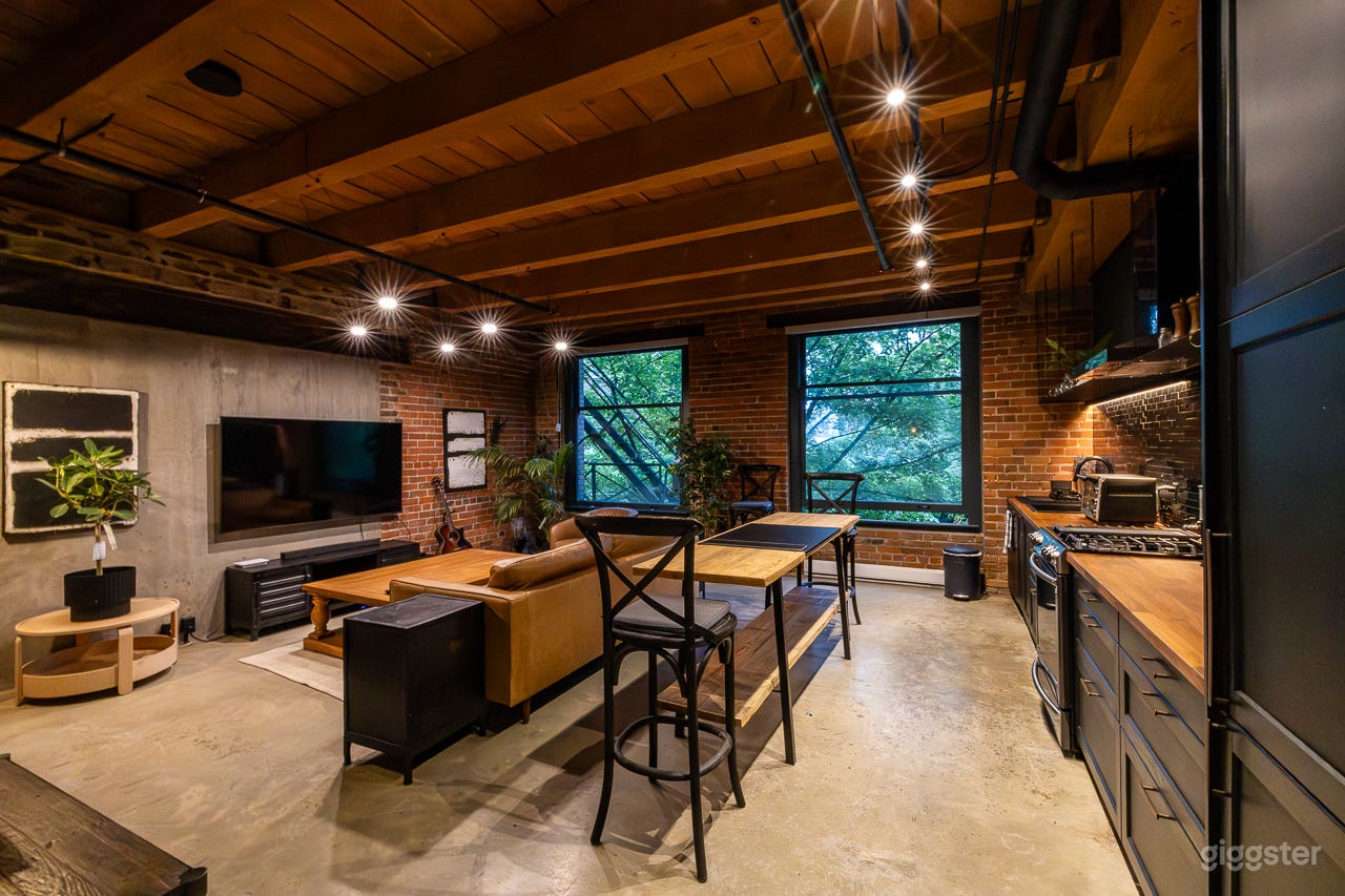 Stylish Industrial Loft • Historic Gastown Photo 1