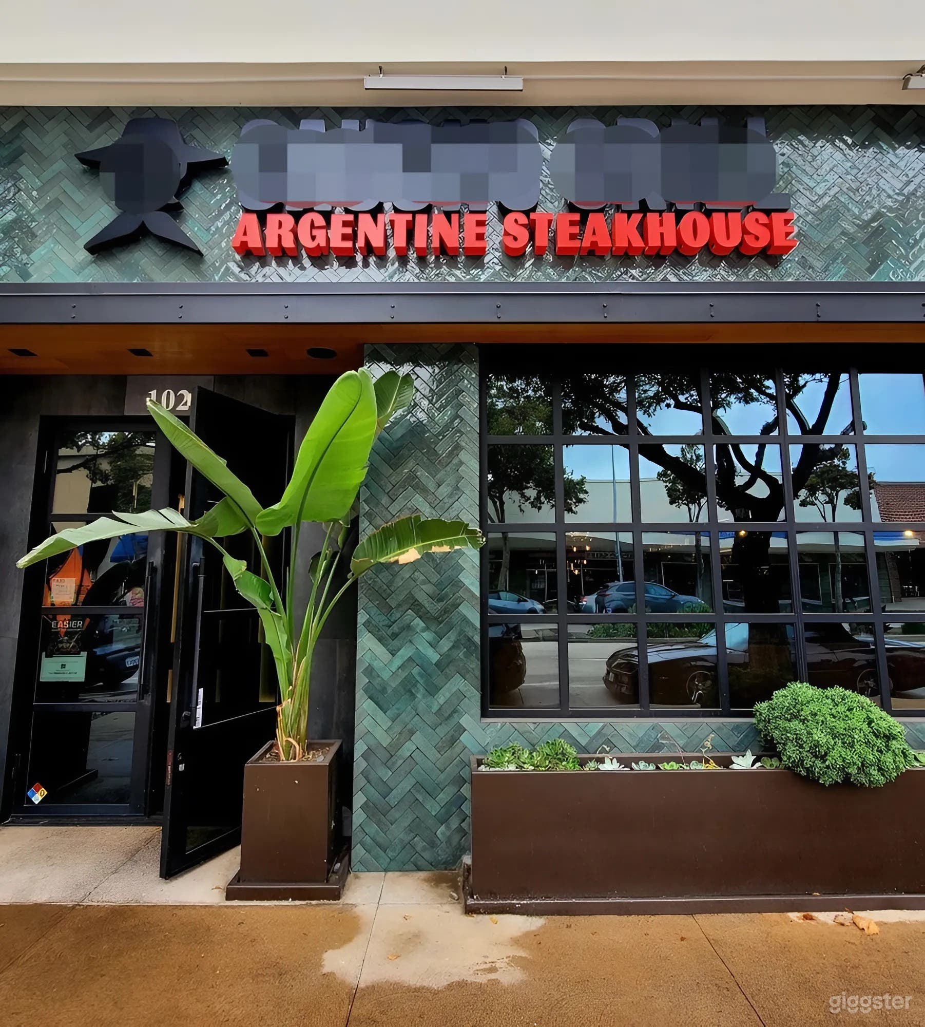 Elegant Argentine Dining &amp; Event Space with Urban Sophistication in Pasadena Photo 1