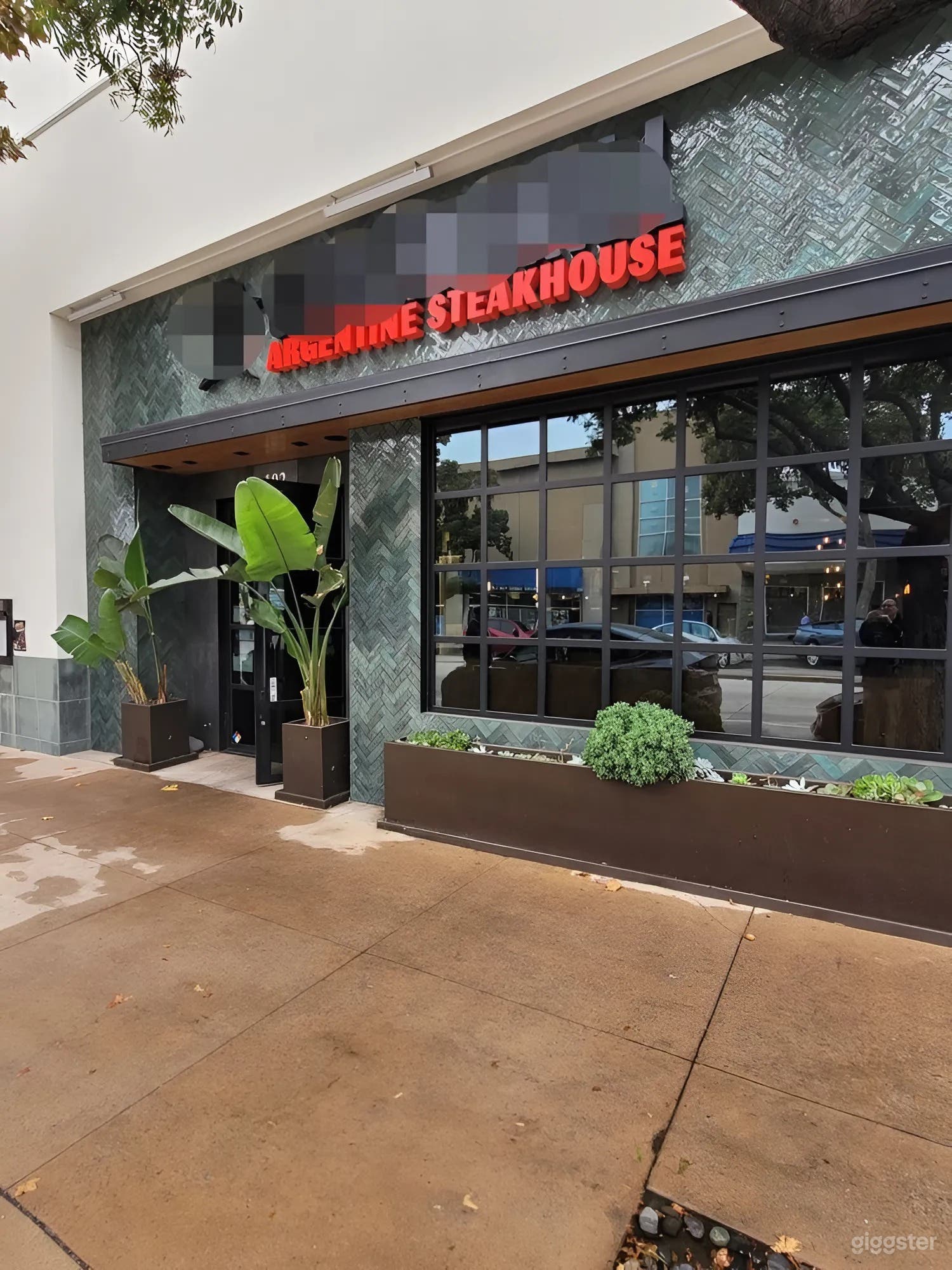 Elegant Argentine Dining &amp; Event Space with Urban Sophistication in Pasadena Photo 2