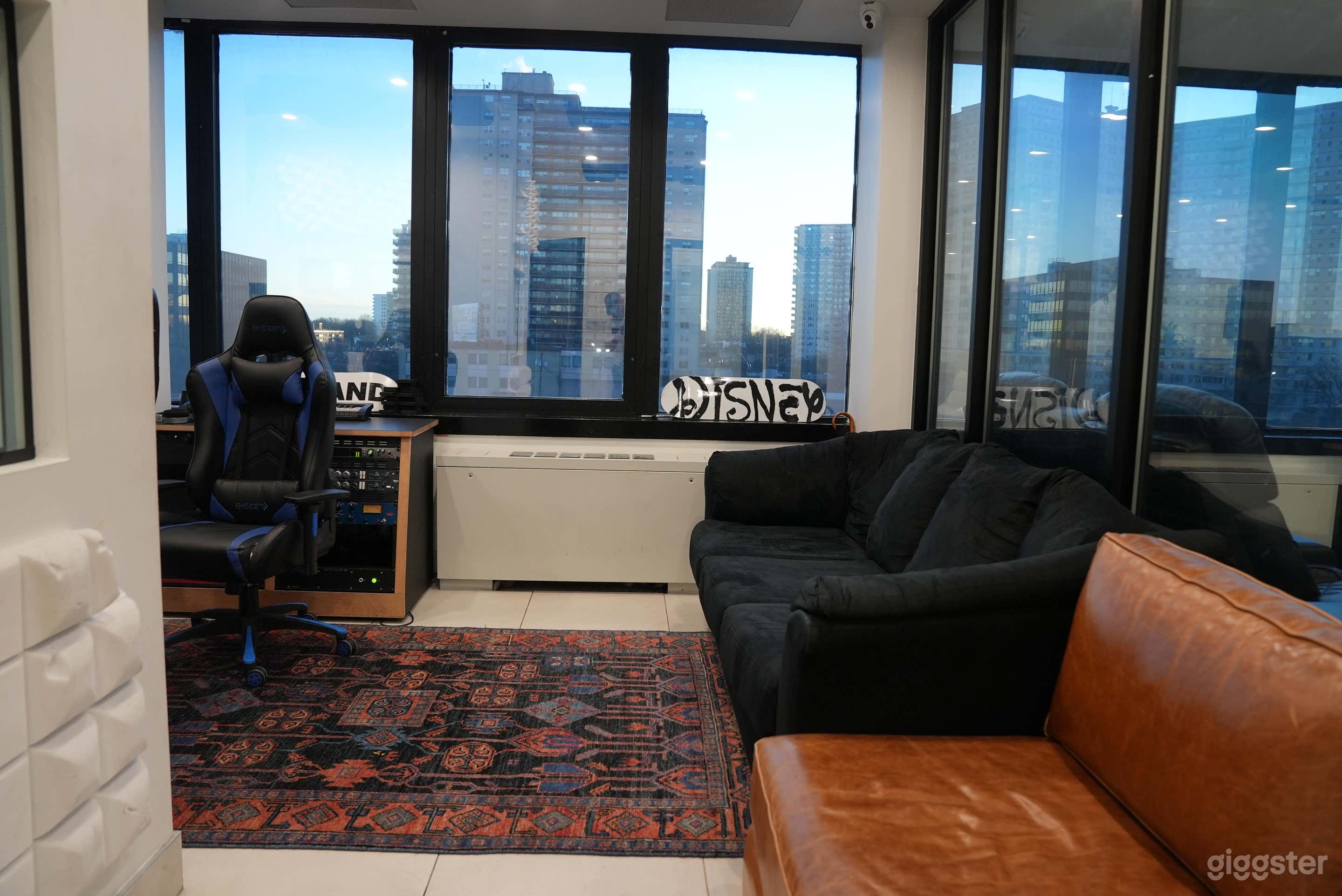 High-End Recording Studio Photo 3