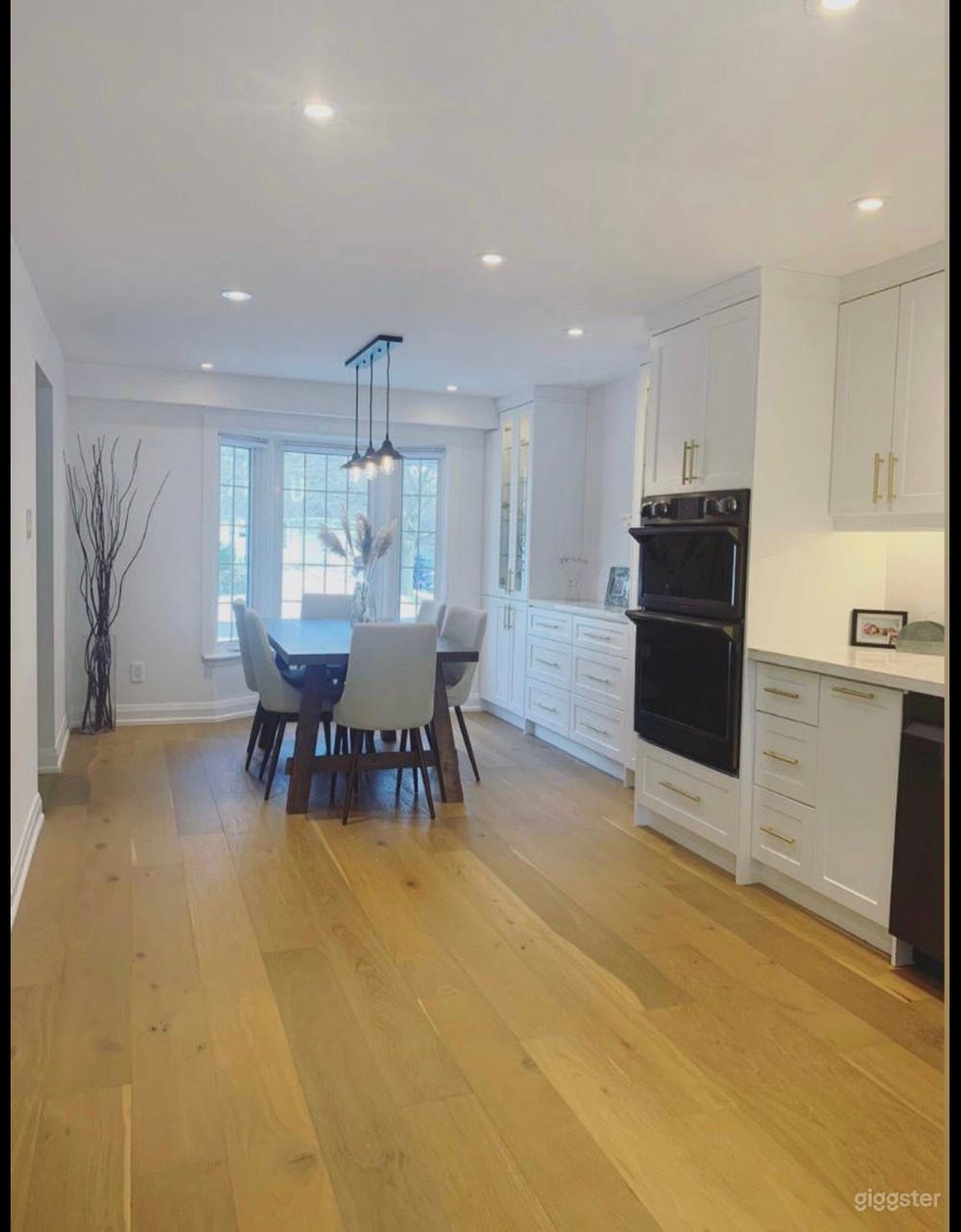 Beautiful Oakville villa Photo 4