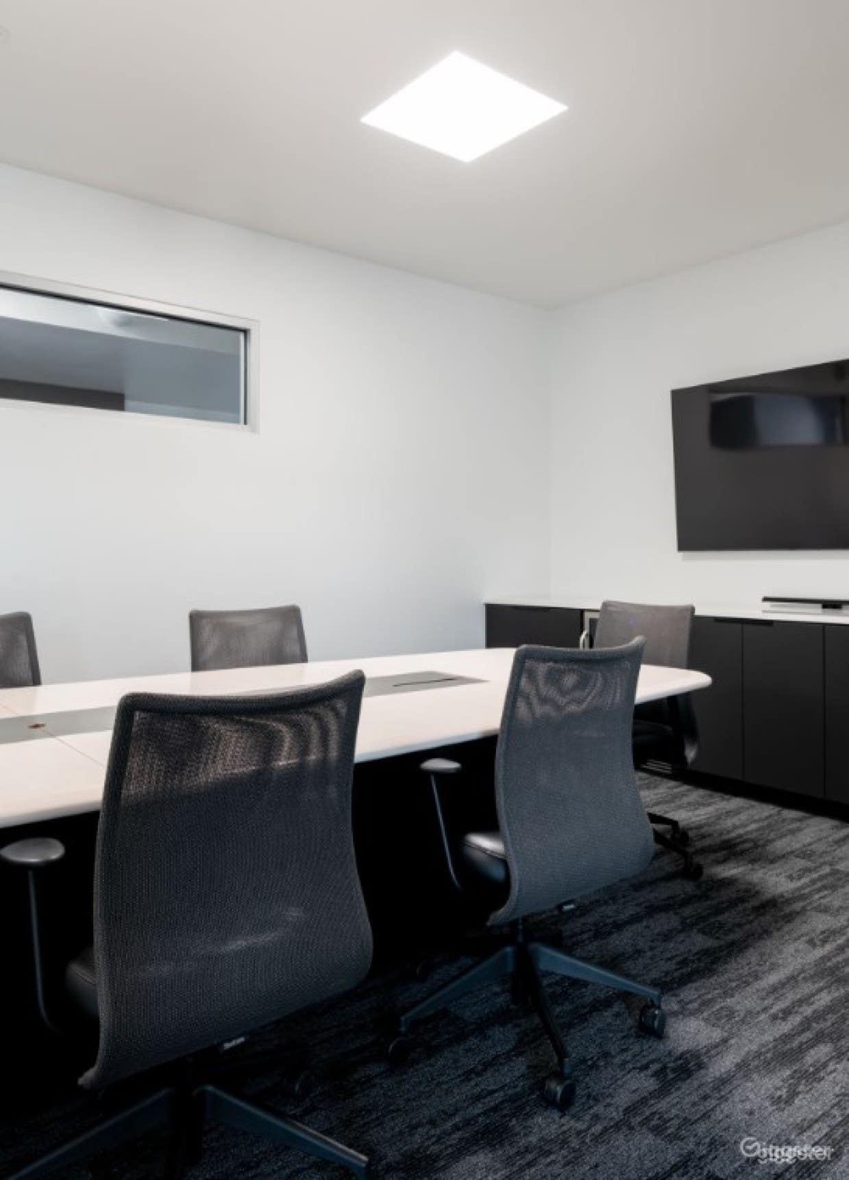 Newly Renovated State-Of-The-Art Conference Room Photo 4